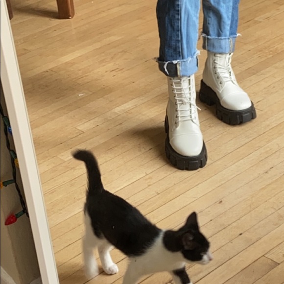 NEVER WORN!! White Platform Boots - Picture 1 of 4